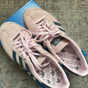 Adidas Women's Pink Gazelle size 7.5